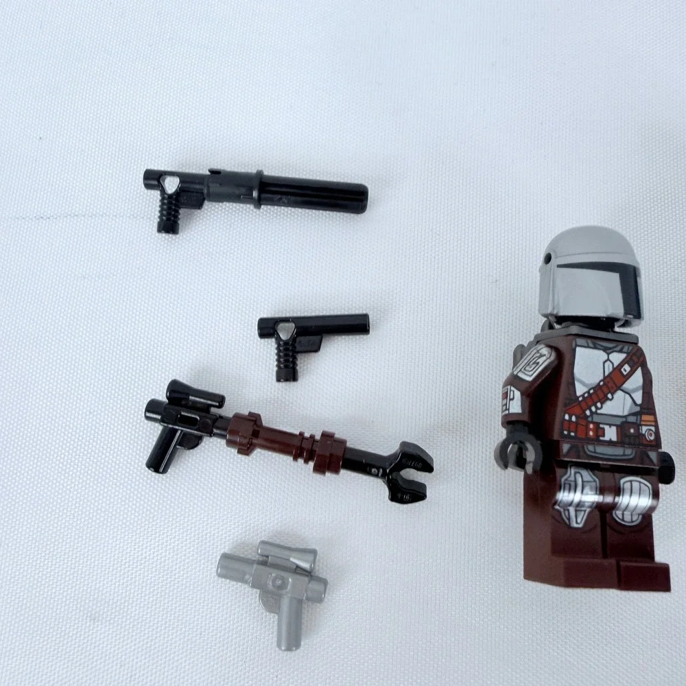 LEGO‎ Star Wars Mandalorian Minifigures Din Djarin & Paz Vizsla with Accessories